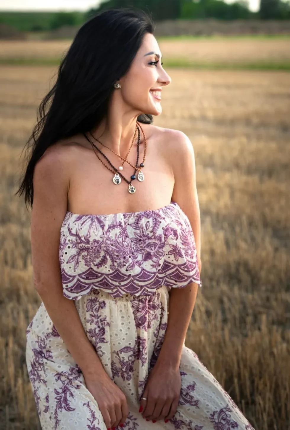 Gioiello artigianale in argento della collezione “Se mi guardi esisto” di Sara Stojkovic, ispirato alle impronte di animali selvaggi.