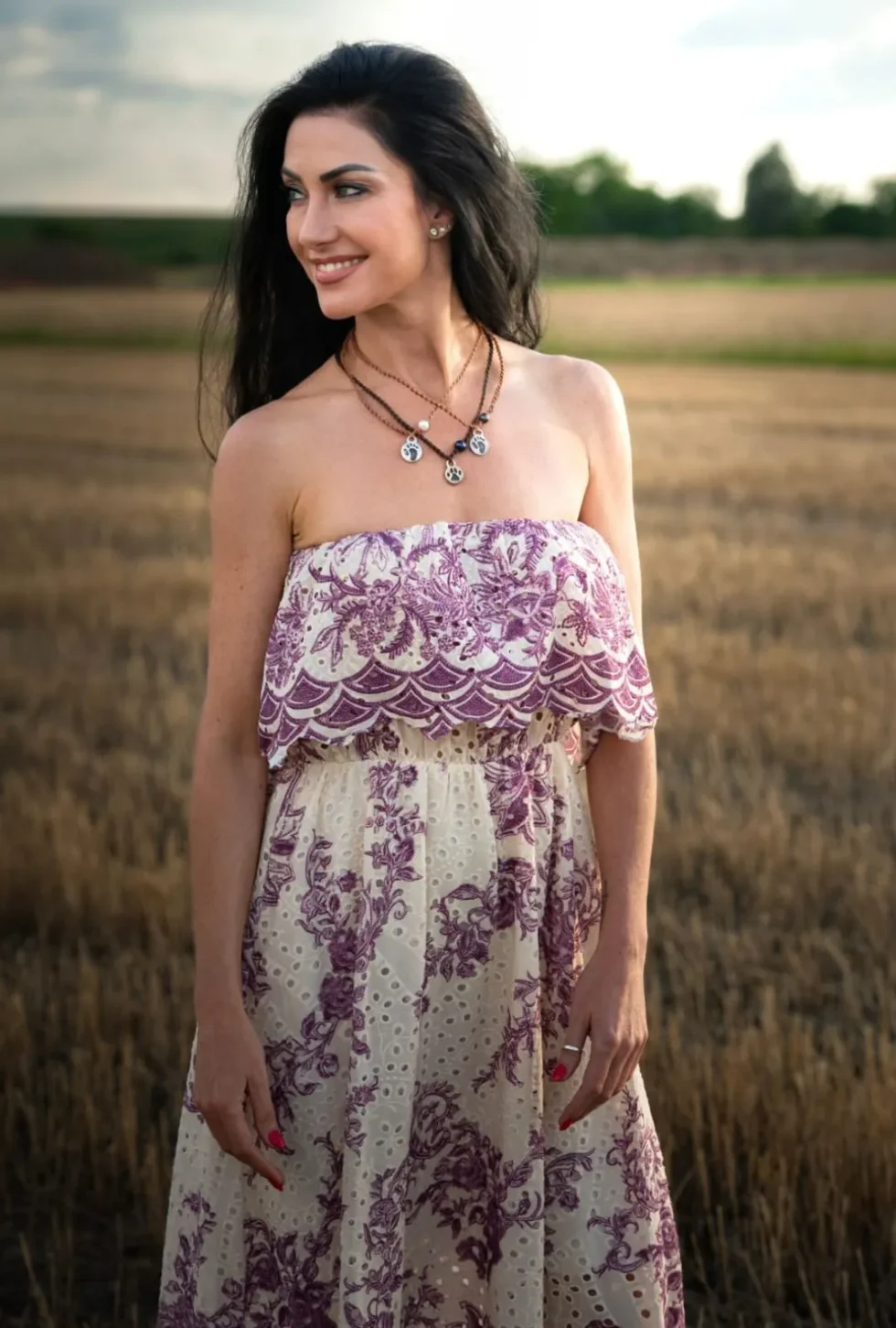 Gioiello artigianale in argento della collezione “Se mi guardi esisto” di Sara Stojkovic, ispirato alle impronte di animali selvaggi.